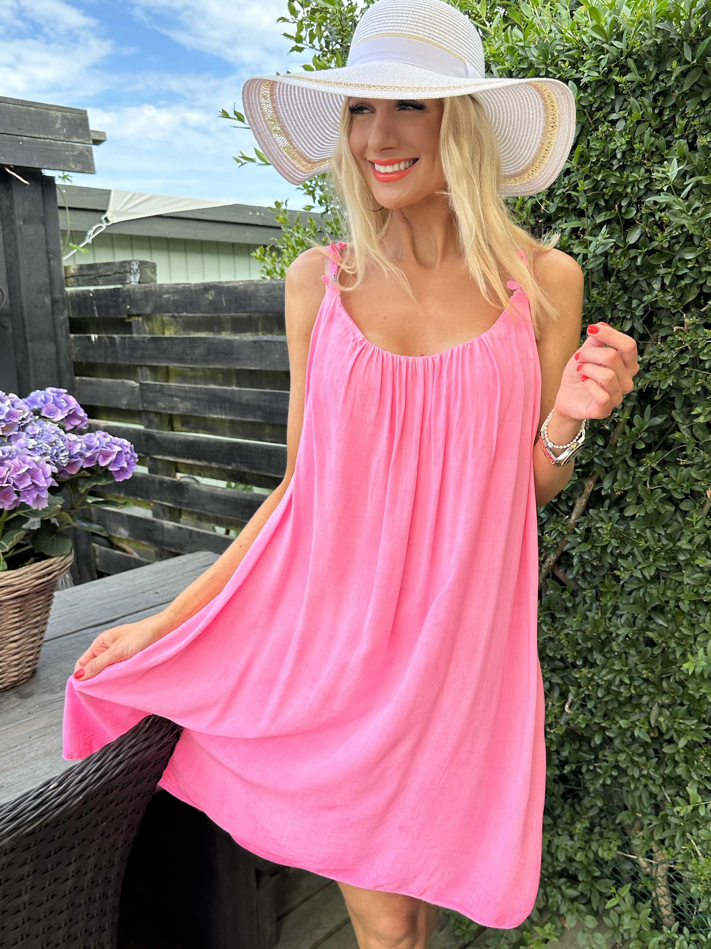 Ane - Sød sommerkjole med broderet stroppe